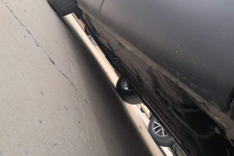 Used Buick Envision 2020 Onix S 652T Two-Wheel Drive Elite Model Left Side Sill