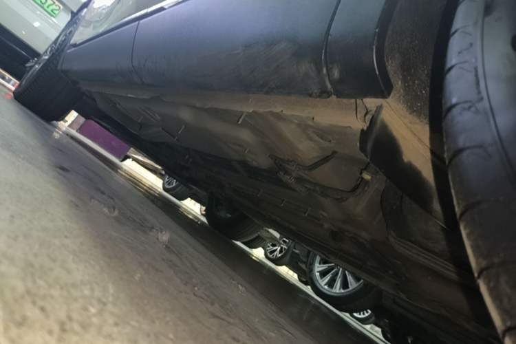Used Buick Envision 2020 Encore S 652T Four-Wheel Drive Luxury Model Left Side Sill