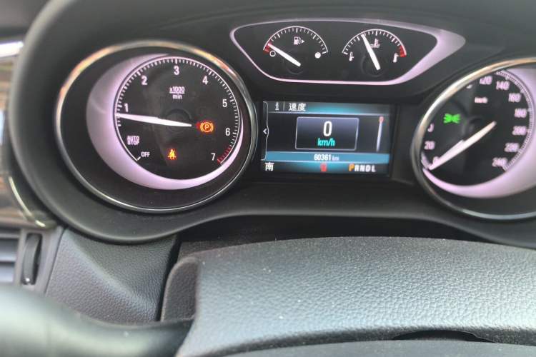Used Buick Envision 2020 20T Two-Wheel Drive Leading Version Odometer Close Up