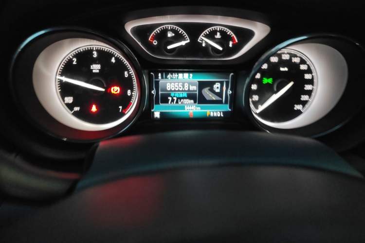 Used Buick Envision 2020 20T Two-Wheel Drive Elite Version Odometer Close Up