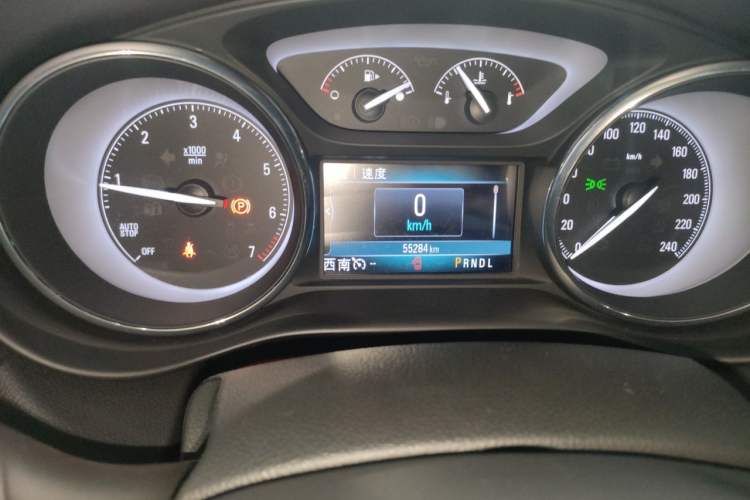 Used Buick Envision 2020 20T Two-Wheel Drive Elite Version Odometer Close Up