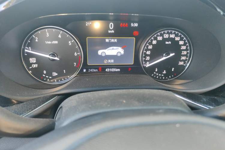 Used Buick Envision 2020 Encore S 652T Two-Wheel Drive Luxury Model Odometer Close Up
