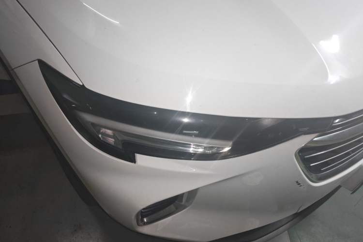 Used Buick Envision 2020 Encore S 652T Two-Wheel Drive Luxury Model Right Front Headlight