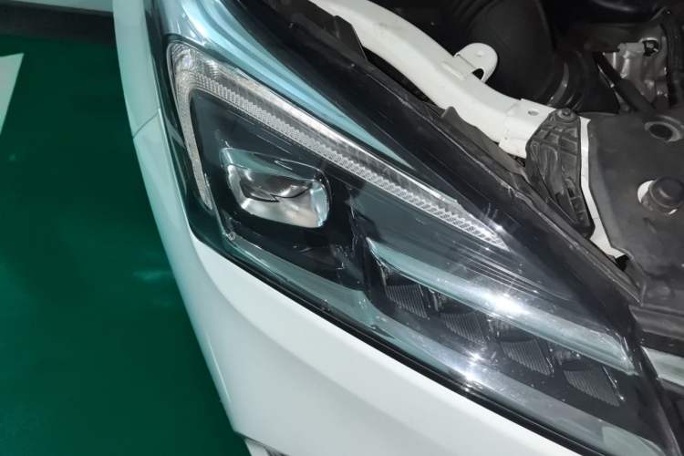 Used Buick Envision 2020 20T Two-Wheel Drive Elite Version Right Front Headlight