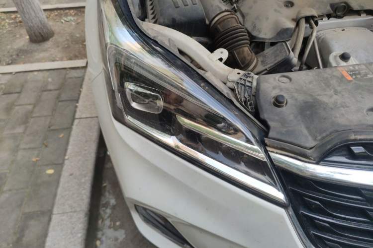 Used Buick Envision 2020 28T Four-Wheel Drive Elite Version Right Front Headlight