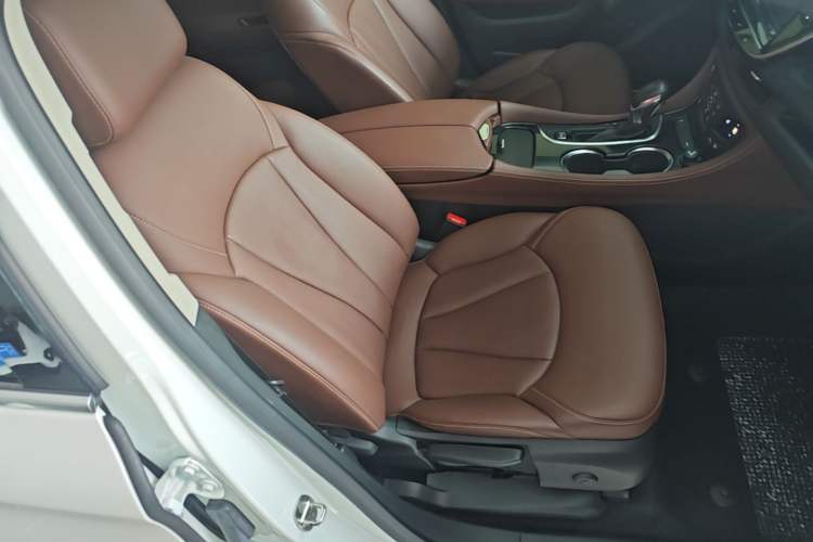 Used Buick Envision 2020 28T Four-Wheel Drive Elite Version Right Front Seat
