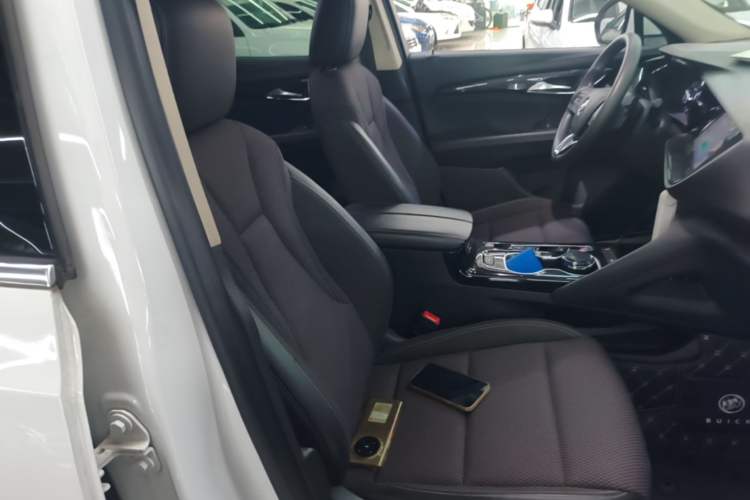 Used Buick Envision 2020 Onix S 652T Two-Wheel Drive Elite Model Right Front Seat