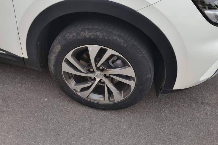 Used Buick Envision 2020 Onix S 652T Two-Wheel Drive Elite Model Right Front Wheel Hub