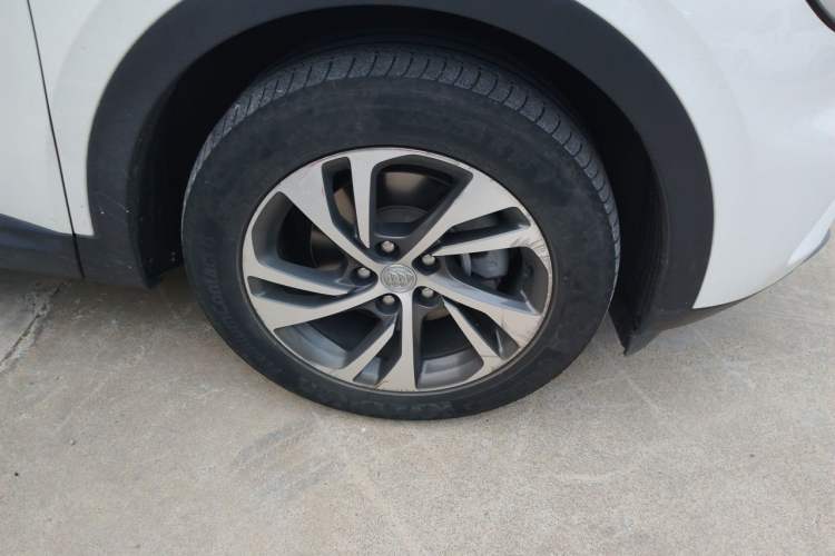 Used Buick Envision 2020 Encore S 652T Four-Wheel Drive Luxury Model Right Front Wheel Hub