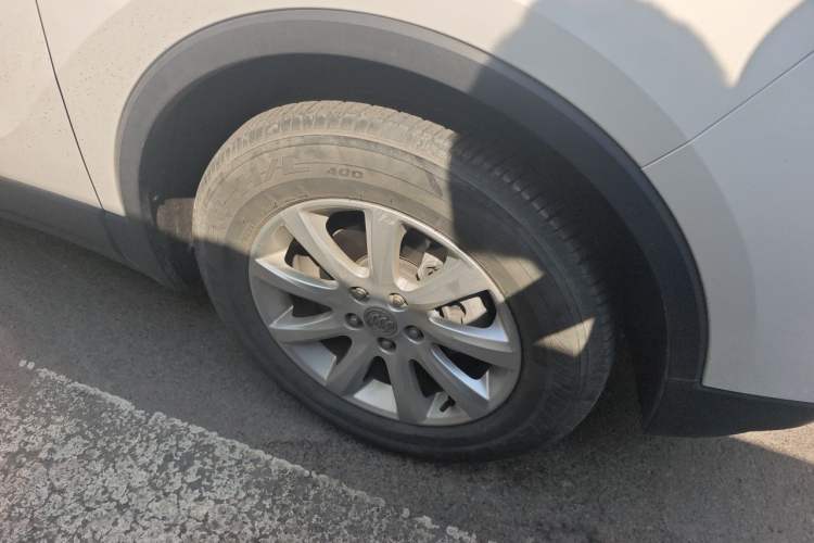Used Buick Envision 2020 20T Two-Wheel Drive Elite Version Right Front Wheel Hub