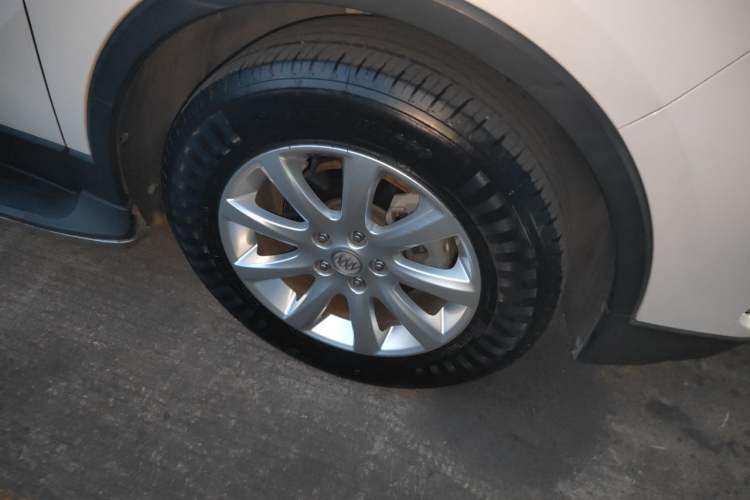 Used Buick Envision 2020 20T Two-Wheel Drive Elite Version Right Front Wheel Hub