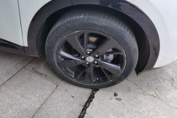 Used Buick Envision 2020 Encore GX S 652T Two-Wheel-Drive Limited-Edition S Sport Version Right Front Wheel Hub