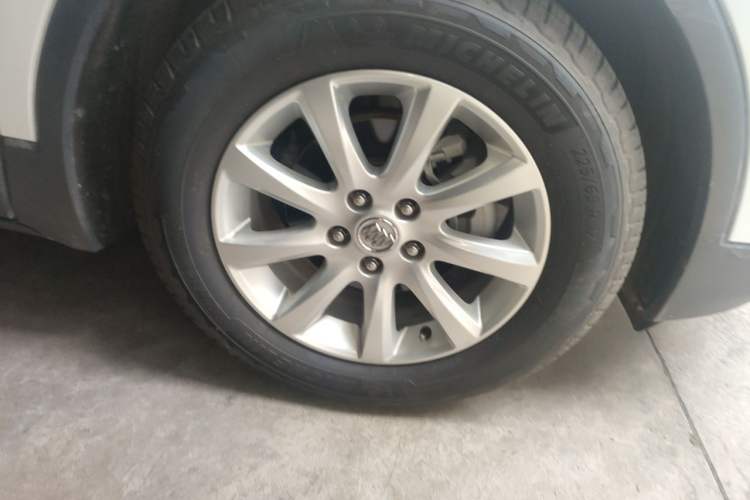 Used Buick Envision 2020 20T Two-Wheel Drive Elite Version Right Front Wheel Hub