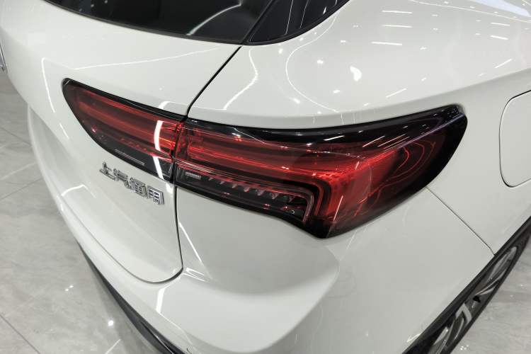 Used Buick Envision 2020 Encore S 652T Two-Wheel Drive Luxury Model Right Rear Taillight