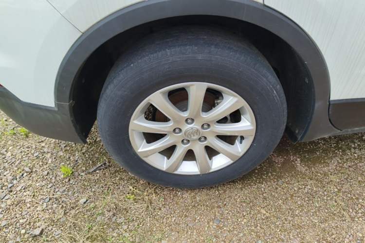 Used Buick Envision 2020 20T Two-Wheel Drive Leading Version Right Rear Wheel Hub