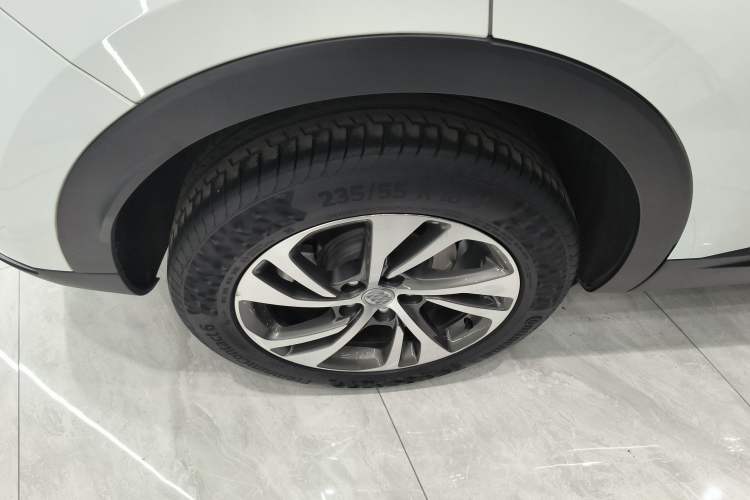 Used Buick Envision 2020 Encore S 652T Two-Wheel Drive Luxury Model Right Rear Wheel Hub