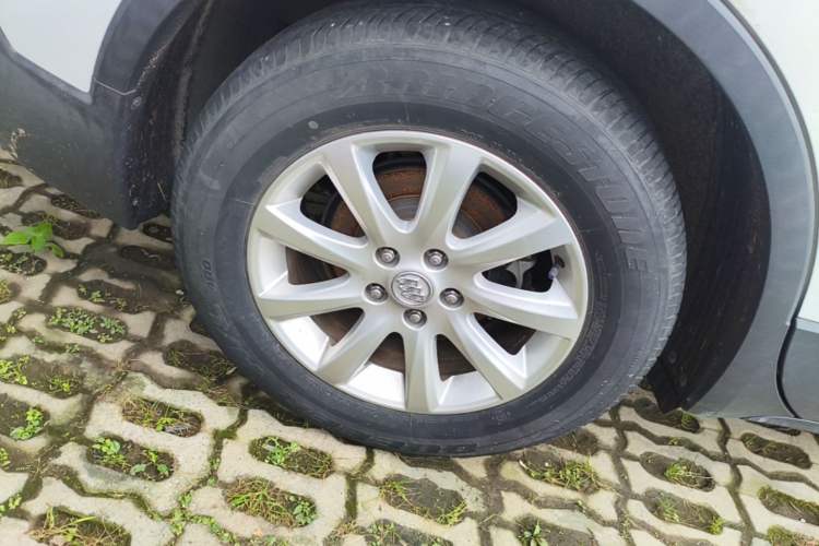 Used Buick Envision 2020 20T Two-Wheel Drive Leading Version Right Rear Wheel Hub