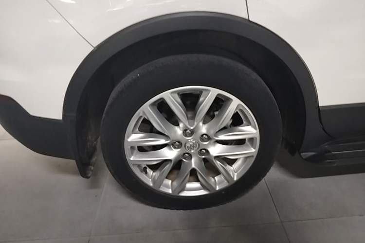 Used Buick Envision 2020 28T Four-Wheel Drive Elite Version Right Rear Wheel Hub