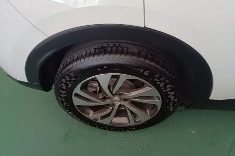 Used Buick Envision 2020 Encore S 652T Two-Wheel Drive Luxury Model Right Rear Wheel Hub