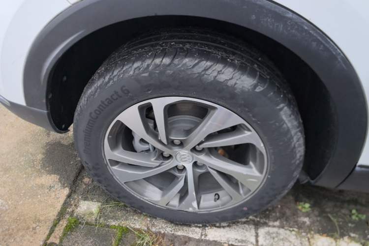 Used Buick Envision 2020 Encore S 652T Two-Wheel Drive Luxury Model Right Rear Wheel Hub