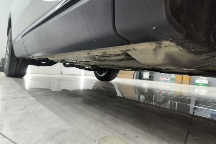 Used Buick Envision 2020 Encore S 652T Two-Wheel Drive Luxury Model Right Side Sill