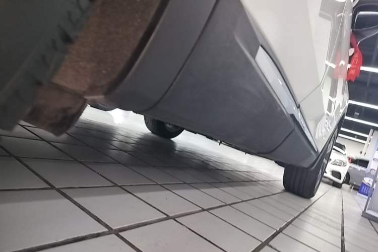 Used Buick Envision 2020 Encore S 652T Two-Wheel Drive Luxury Model Right Side Sill