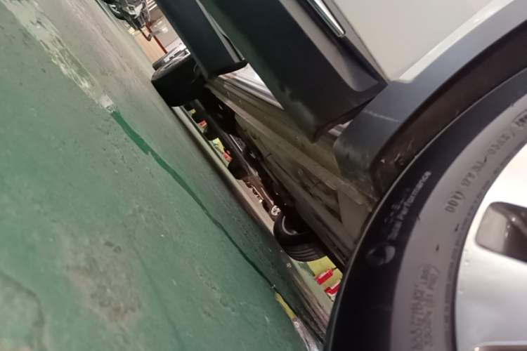 Used Buick Envision 2020 Encore S 652T Two-Wheel Drive Luxury Model Right Side Sill