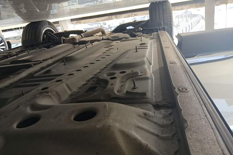 Used Buick Envision 2020 Onix S 652T Two-Wheel Drive Elite Model Right Side Sill