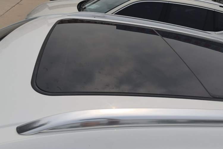 Used Buick Envision 2020 Onix S 652T Two-Wheel Drive Elite Model Roof
