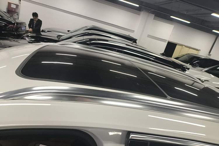 Used Buick Envision 2020 Encore S 652T Four-Wheel Drive Luxury Model Roof