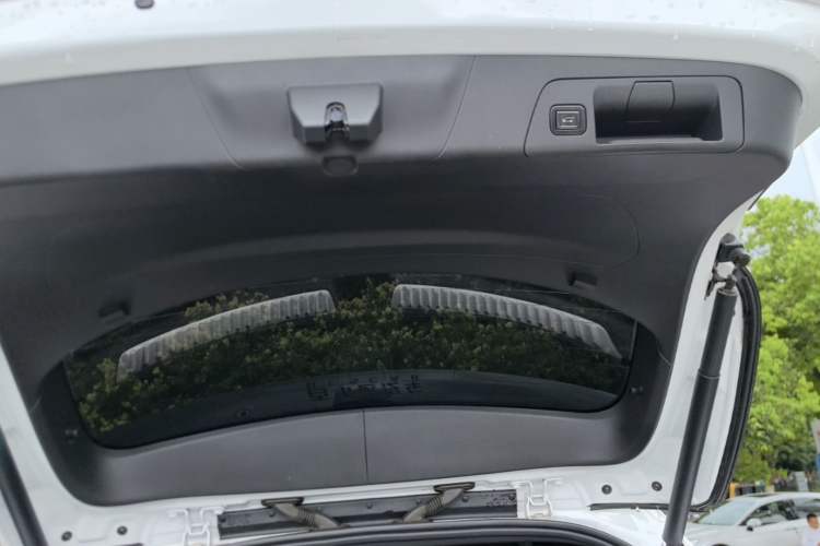 Used Buick Envision 2020 Encore S 652T Two-Wheel Drive Luxury Model Trunk