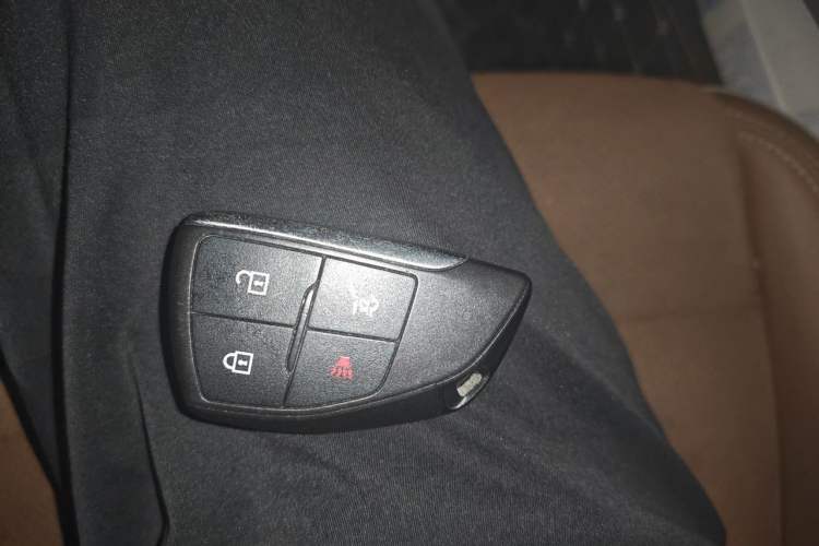 Used Buick Envision 2020 Encore S 652T Two-Wheel Drive Luxury Model Vehicle Key