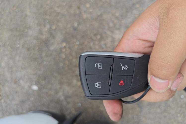 Used Buick Envision 2020 Encore S 652T Two-Wheel Drive Luxury Model Vehicle Key