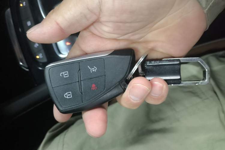 Used Buick Envision 2020 Encore S 652T Four-Wheel Drive Luxury Model Vehicle Key
