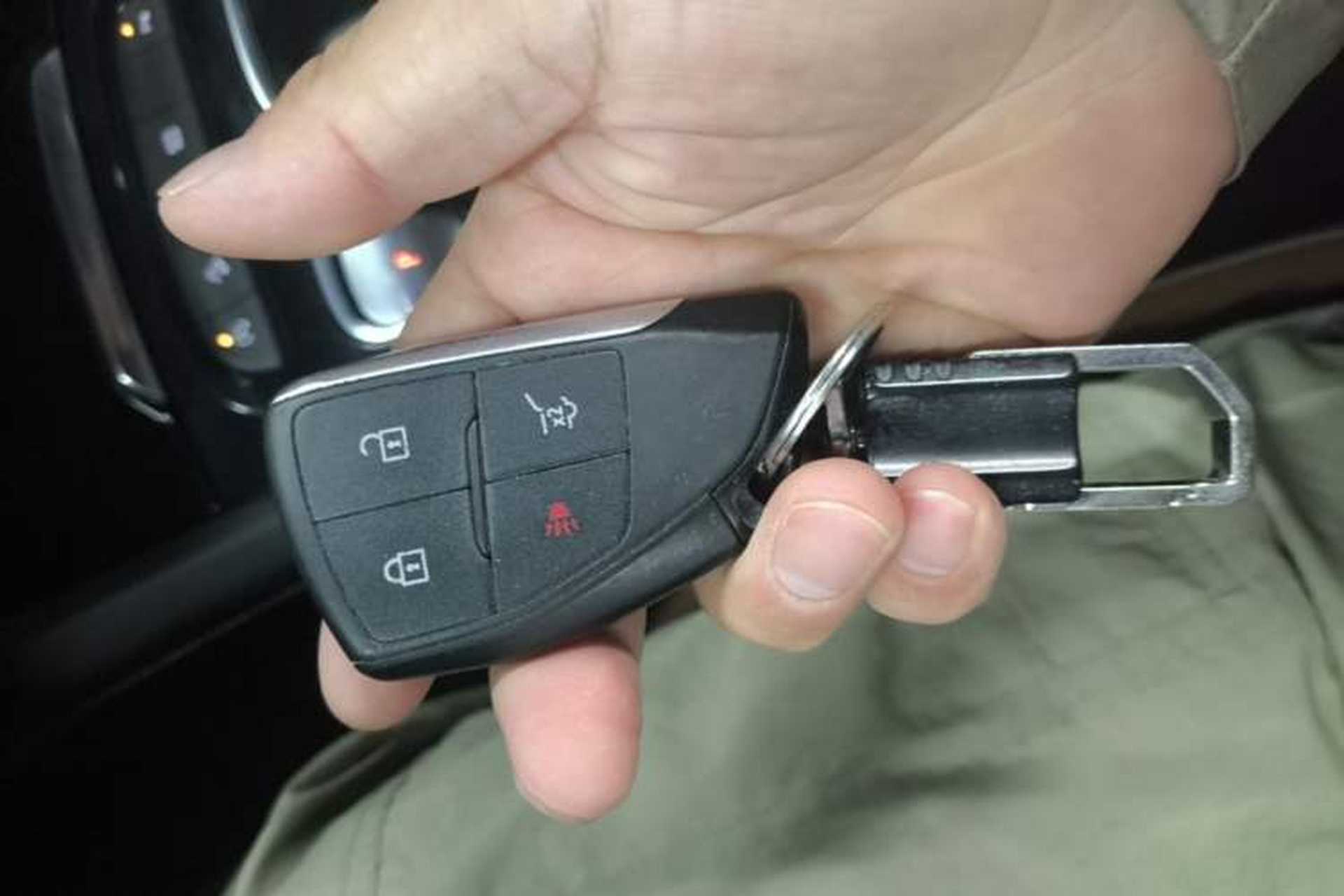 Used Buick Envision 2020 Encore S 652T Four-Wheel Drive Luxury Model Vehicle Key