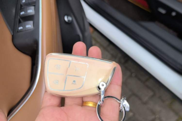 Used Buick Envision 2020 Encore S 652T Two-Wheel Drive Luxury Model Vehicle Key