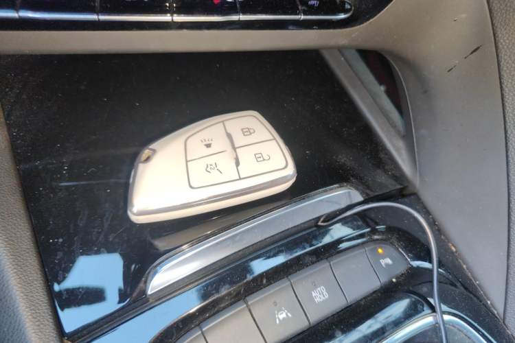 Used Buick Envision 2020 Encore S 652T Two-Wheel Drive Luxury Model Vehicle Key