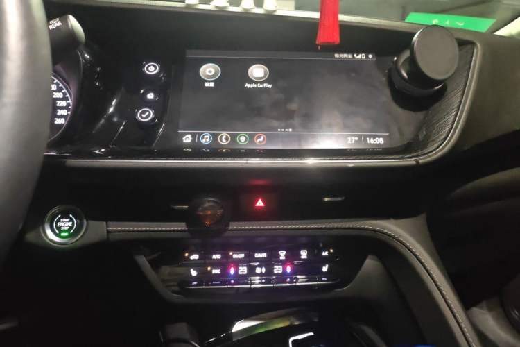 Used Buick Envision 2021 Encore Plus 652T 7-Seat Luxury Model Audio And AC Panel