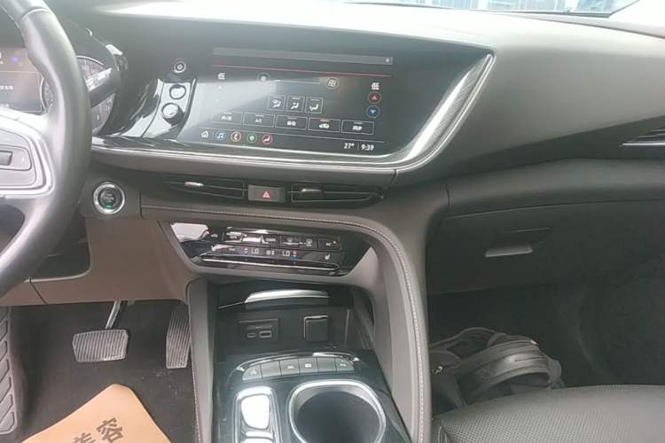 Used Buick Envision 2021 Encore Plus 652T Five-Seat Luxury Model Audio And AC Panel