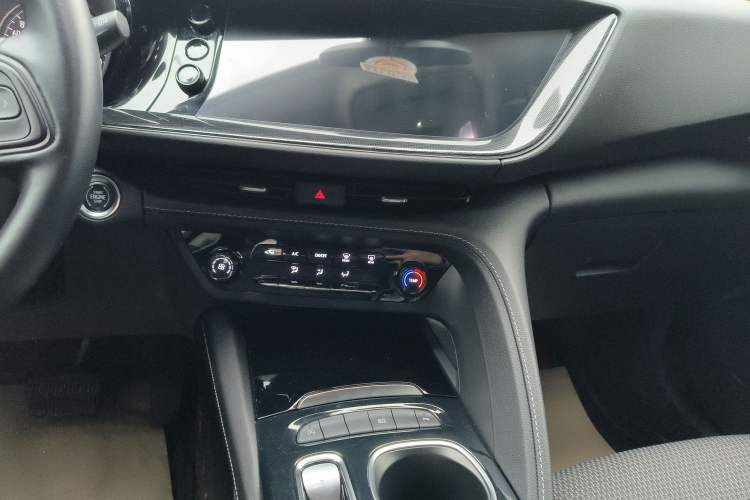Used Buick Envision 2021 Encore Plus 652T Five-Seat Elite Model Audio And AC Panel