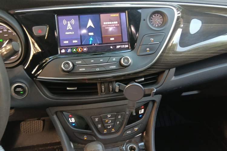 Used Buick Envision 2021 532T Two-Wheel-Drive Leading Version Audio And AC Panel