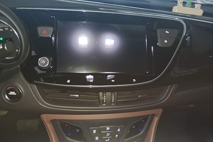 Used Buick Envision 2021 532T Two-Wheel-Drive Elite Version Audio And AC Panel