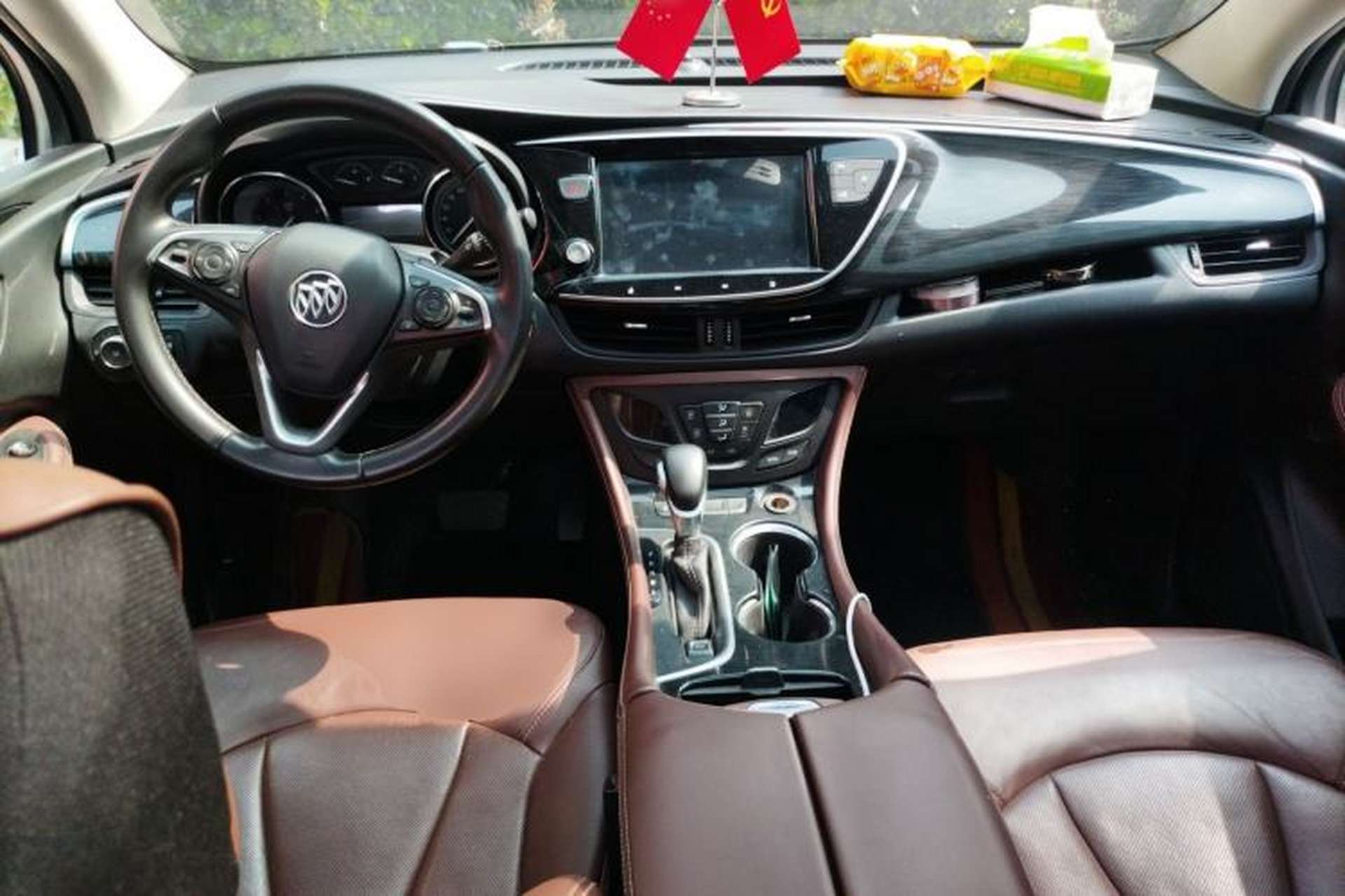Used Buick Envision 2021 532T Two-Wheel-Drive Luxury Version Center Console