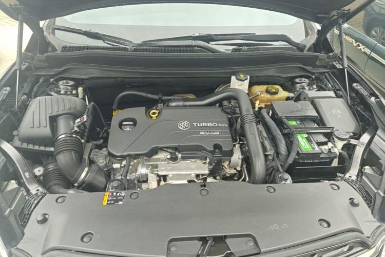 Used Buick Envision 2021 532T Two-Wheel-Drive Elite Version Engine Bay