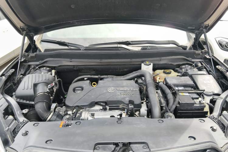 Used Buick Envision 2021 532T Two-Wheel-Drive Elite Version Engine Bay