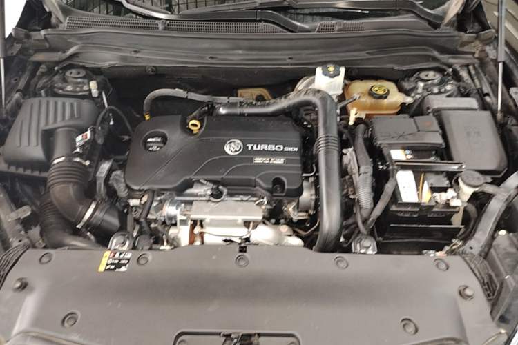 Used Buick Envision 2021 532T Two-Wheel-Drive Luxury Version Engine Bay