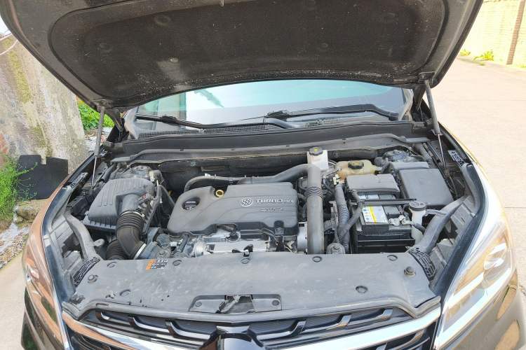 Used Buick Envision 2021 532T Two-Wheel-Drive Leading Version Engine Bay