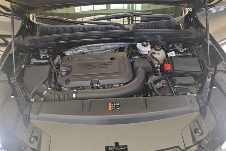 Used Buick Envision 2021 Encore Plus 652T Five-Seat Luxury Model Engine Bay
