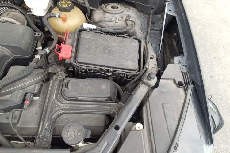 Used Buick Envision 2021 Encore Plus 652T Five-Seat Luxury Model Engine Bay Left