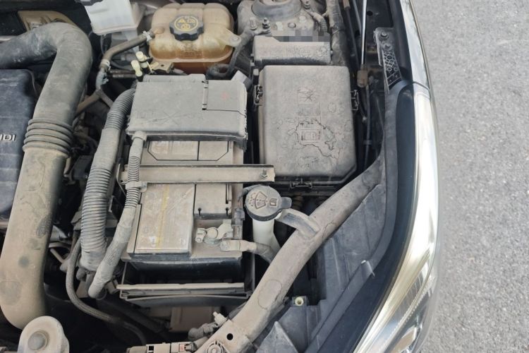 Used Buick Envision 2021 532T Two-Wheel-Drive Leading Version Engine Bay Left